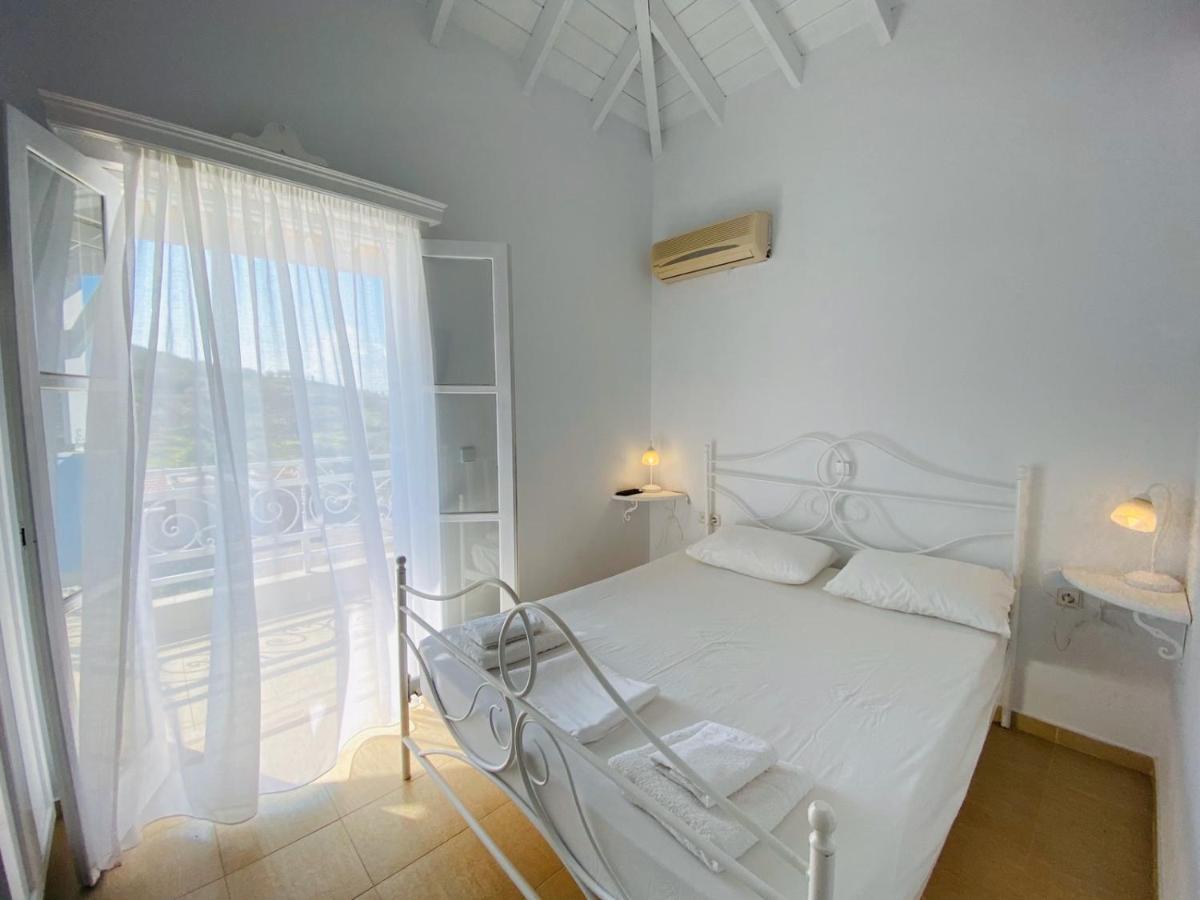 Pontamos Villas Chalki Town エクステリア 写真